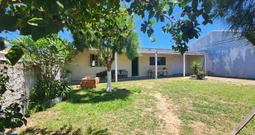 Casa parqa veraneio na rua maristela, no pinhal sul,ideal para quem quer espaço e sombra