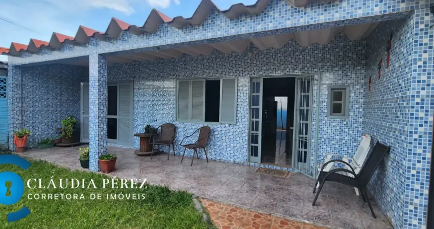 Casa com 2 quartos à venda na Rua Callil Miguel Allen, 2377, Centro, Balneário Pinhal