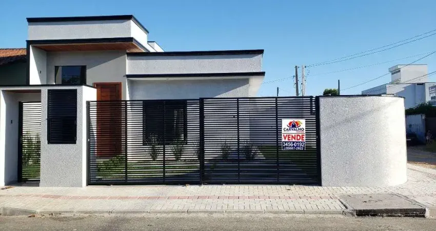 Casa de Esquina com 3 Dormitórios e Amplo Terreno – 500 Metros da Praia do Cerro, Itajuba
