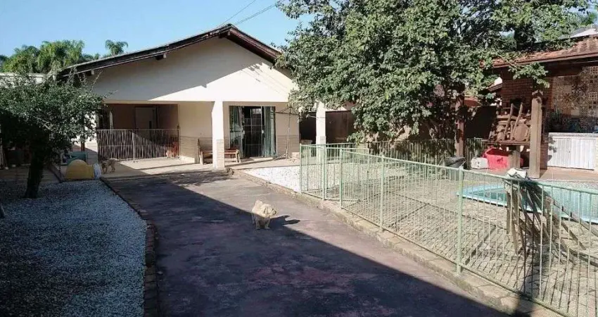 Casa com 2 dormitórios à venda, 175 m² por R$ 750.000,00 - Centro - Balneário Piçarras/SC