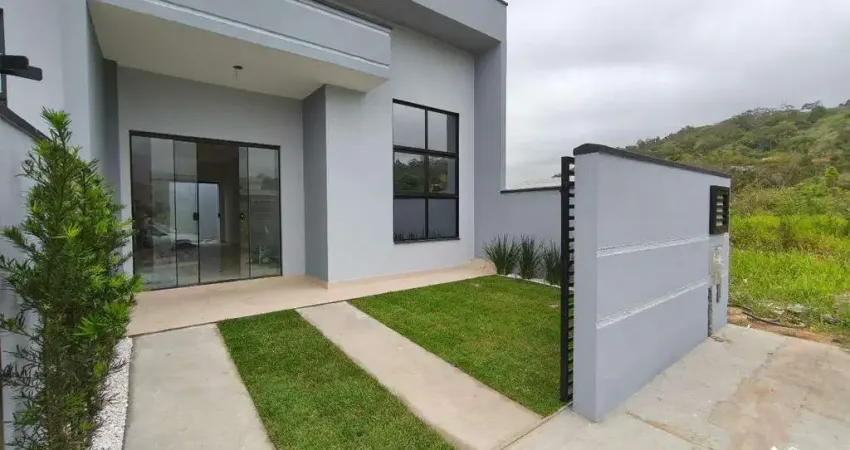 Casa com 2 quartos, suíte e churrasqueira no bairro itajuba em barra velha