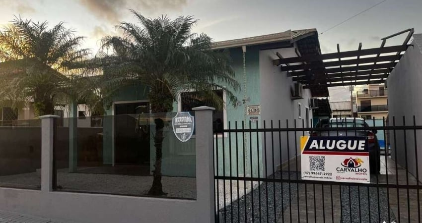 Casa com Piscina e 2 Dormitórios – Locação Anual no Bairro Itajuba, Barra Velha