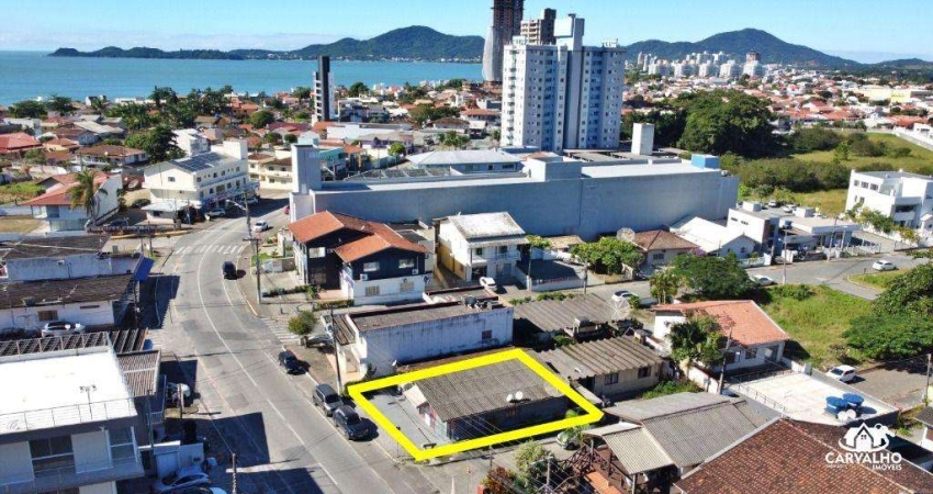 Sala Comercial de Esquina no Centro de Penha – Localização Estratégica