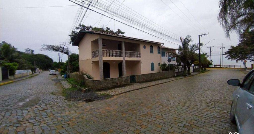 Sobrado Exclusivo a 50 Metros da Praia da Bacia da Vovó – Penha/SC