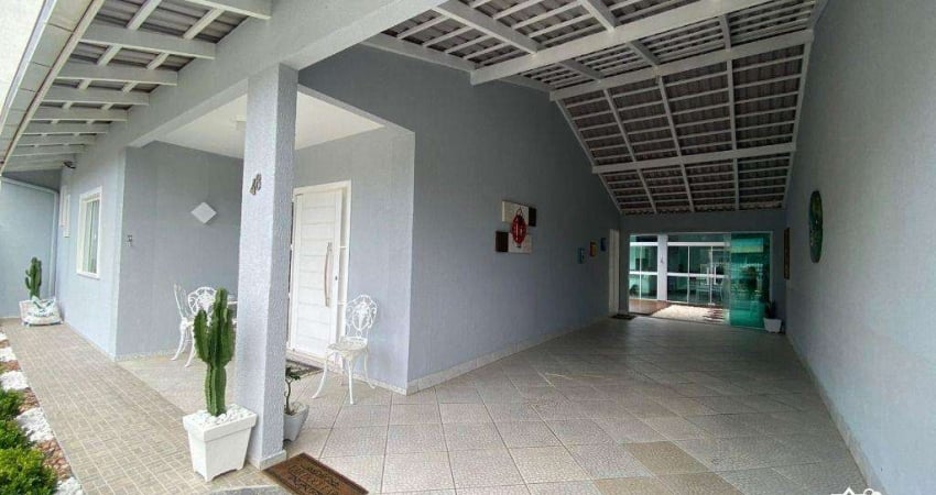 Casa com Piscina Aquecida a 100 Metros do Mar – Venda em Barra Velha