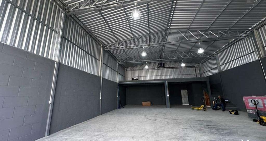 Excelente galpão de 270m² disponível para locação anual próximo a Av. Cirino Cabral - Itajubá, Barra Velha/SC.