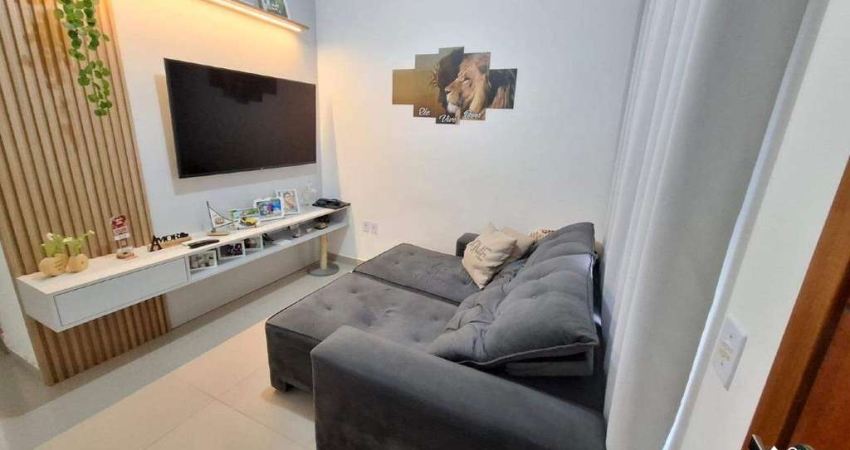 Sobrado Geminado com Suíte, Mobiliado e Quintal Coberto a 1500 Metros da Praia em Balneário Piçarras