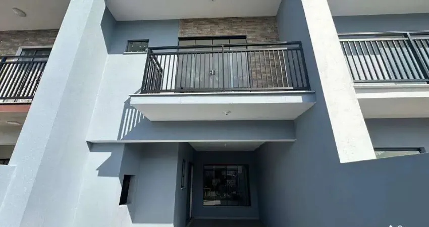 Sobrado semi mobiliado com 2 dormitórios e 2 vagas para locação anual no Itacolomi Balneário Piçarras
