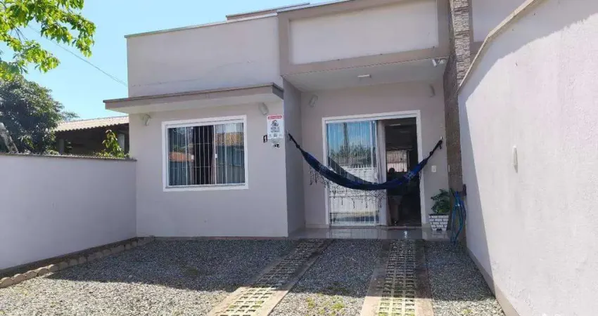 Casa mobiliada com amplo quintal e quintal – bairro itajuba, barra velha/sc