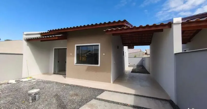 Casa com suíte, quintal amplo e 2 vagas – localização estratégica em barra velha/sc