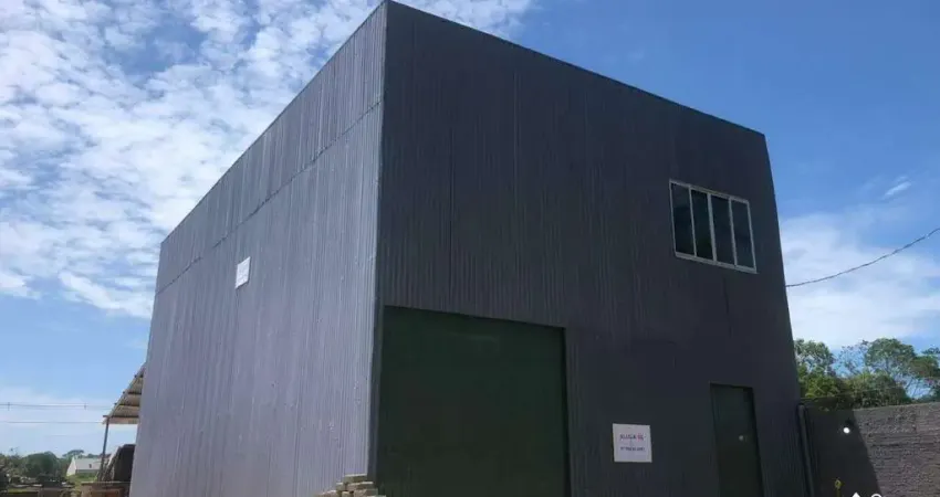 Galpão comercial de 184m² para locação anual no bairro itacolomi em balneário piçarras