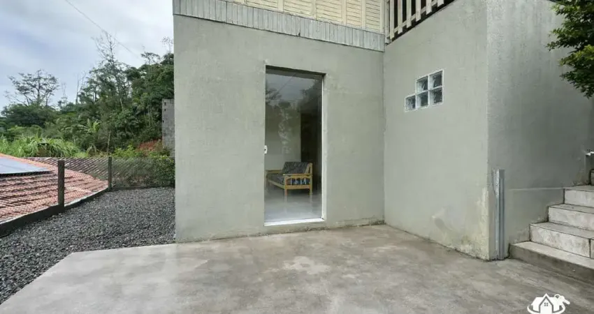 Casa semi mobiliada com 2 dormitórios para locação anual no bairro Itajuba em Barra Velha