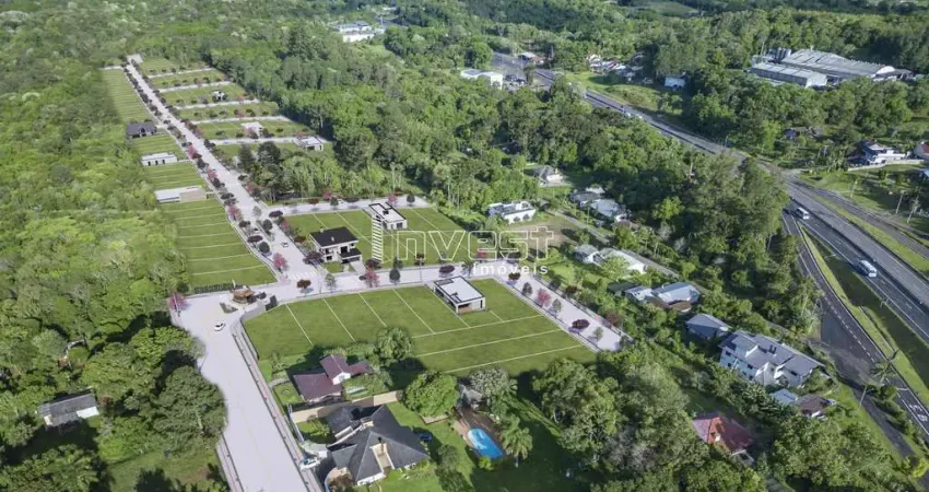 TERRENO COM 306,47M2 NO RESIDENCIAL LA SIERRA COM ACESSO CONTROLADO A VENDA EM S