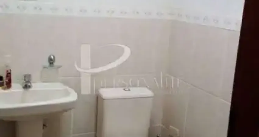 Ótimo Sobrado à venda, 150 m², 3 dorms, 1 suíte, 2 vagas cobertas, Terceiro andar com churrasqueira