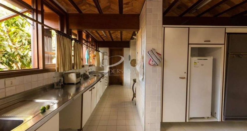 Sobrado à venda 4 suites - 8 vagas, ao lado do Guarujá Golf Club em Balneário Praia do Pernambuco, G
