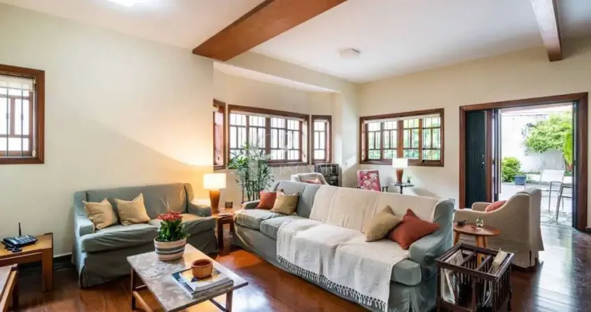 Sobrado, 300 m2, 4 quartos sendo 2 suítes, 4 vagas, para venda, vila madalena.