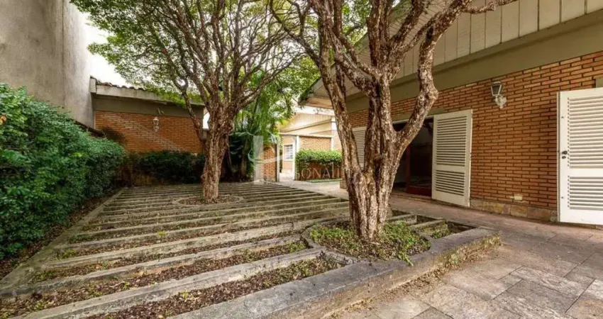 Casa térrea, 400 m2, 4 dormitórios sendo 2 suítes, 3 vagas, para venda, alto de pinheiros.