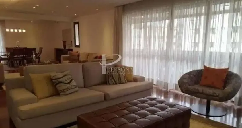 Apartamento, 275 m2, 5 quartos sendo 2 suítes, 3 vagas com depósito, para venda, Campo Belo.