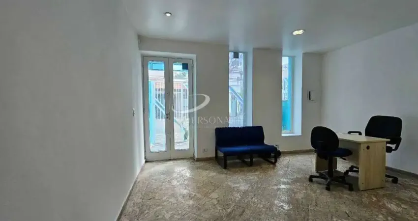 Prédio comercial, 350m2, 3 pavimentos, 10 salas, 2 vagas, para locação na Vila Mariana.