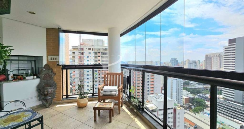 Apartamento, 173 m², Varanda Gourmet, 4 quartos sendo 3 suítes, 4 vagas, à Venda em Perdizes.