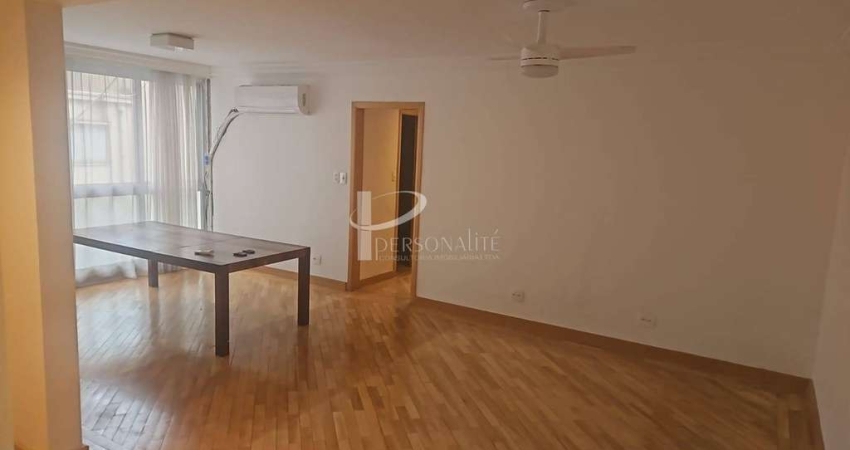 Apartamento com 2 quartos, para venda ou locação nos Jardins.