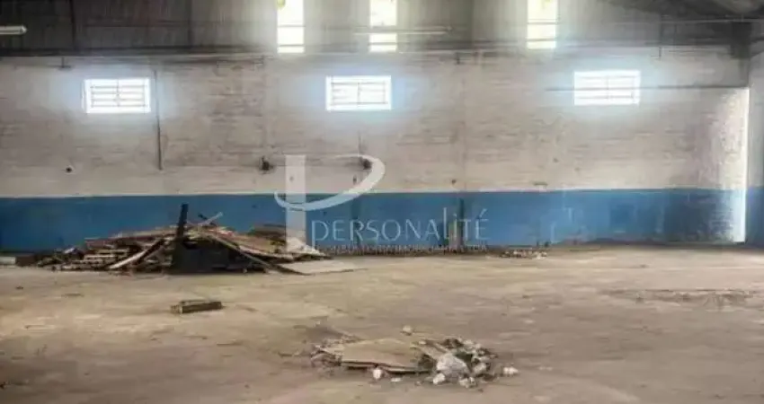 Galpão para Locação-• 850 m2 • 4 Banheiros. • Pé-direito com 6 m. • Trifásico .São Mateus- Zona Leste- SP