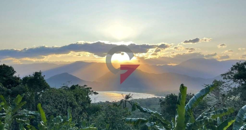 Terreno à venda na Praia do Estaleiro do Padre, Ubatuba 