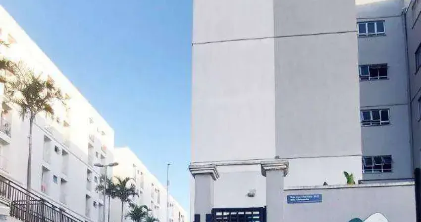 Apartamento 2 quartos com sacadas, sala, cozinha e área, banheiro, vaga. Portaria 24h. Bairro Marilândia.