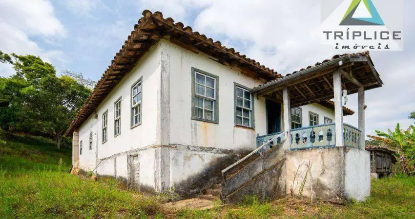 Fazenda com sede centenária, 3 nascentes e localização privilegiada a apenas 3 km da Br-267, próxima a Lima Duarte e somente 43km de Juiz de Fora.