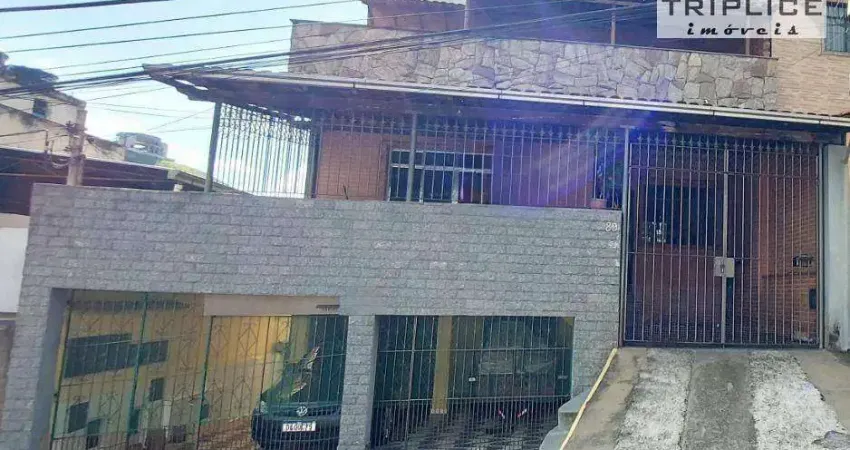 Casa 3 quartos com suíte, 3 salas, varanda, cozinha planejada, área gourmet com churrasqueira, terraço, área de serviço, garagem. Ótima localização!