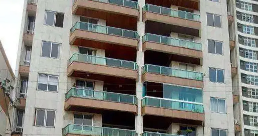 Apartamento 3 quartos com suíte, ampla sala em L, cozinha planejada, ampla área de serviço, elevadores, vaga livre numerada. Localização privilegiada!