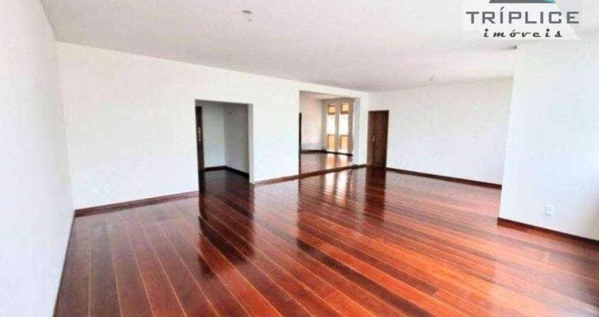 Apartamento 4 quartos com suíte, salão 3 ambientes, 4 banheiros, DCE, 2 vagas. 1 por andar. Localização privilegiada no Centro. Oportunidade!