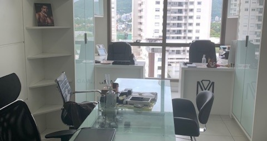 Conjunto Comercial / Sala para alugar, 29m² - Trindade Completa