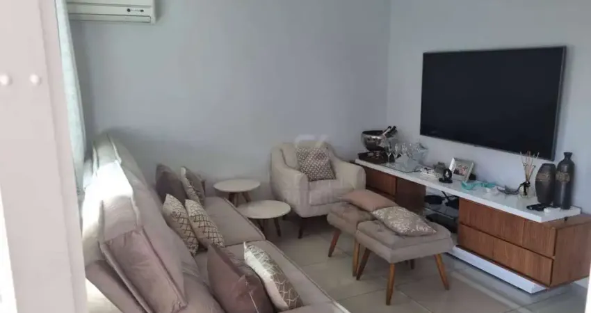 Casa linear próximo ao trevo da Avenida Central, 3 quartos, 2 suítes, churrasqueira e 2 vagas. Junto ao comércio.