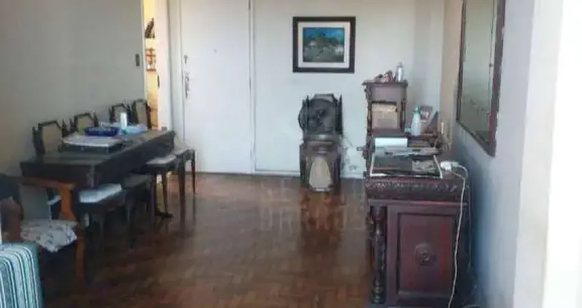 Apartamento de 2 quartos, junto à UFF, andar alto vista mar. 1 vaga
