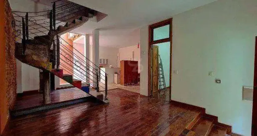 Casa de Vila no Ingá, 4 quartos sendo uma suíte, local bucólico.