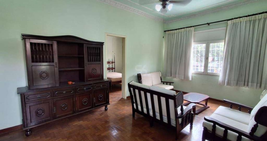 Casa tipo sobrado de 2 quartos, copa, cozinha, de frente para Alameda, churrasqueira e 2 vagas.