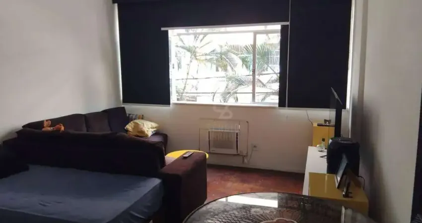 Apartamento de 2 quartos, na Rua Paulo Gustavo, todo amplo, de frente.