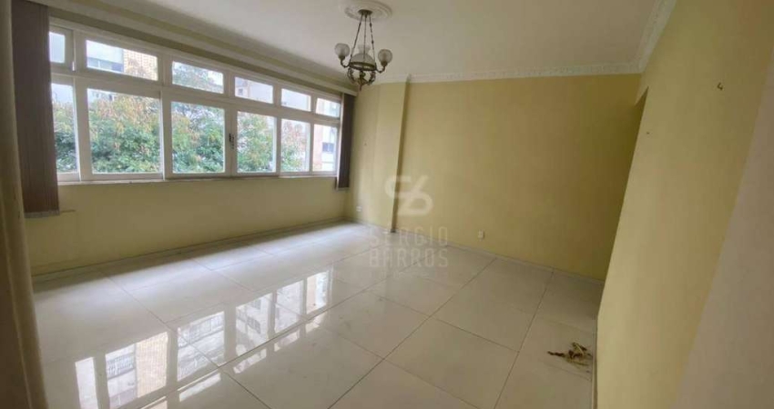 Apartamento de 3 quartos, 1 suíte, na quadra da praia de Icaraí, 1 vaga.
