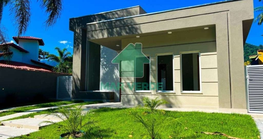 Casa Nova 4 Dormitórios com Piscina em Condomínio Fechado Mar Verde