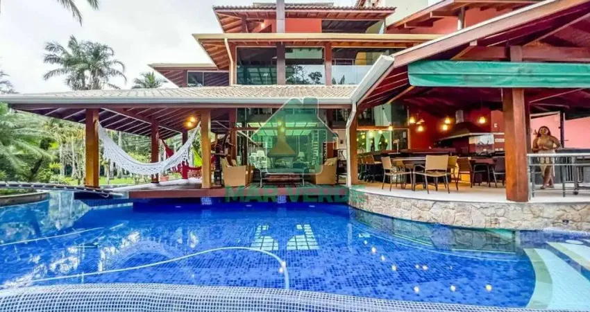 Imóvel alto padrão 700 m² com 6 dormitórios em condomínio fechado