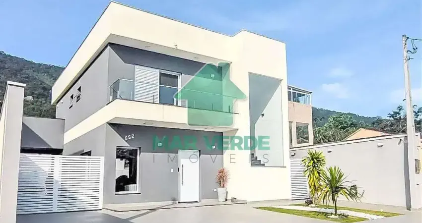 Sobrado espetácular 3 suítes com piscina em condomínio fechado