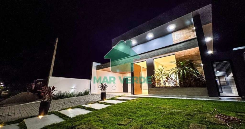Imóvel Espetacular com 4 Dormitórios, Piscina e Jacuzzi em Condomínio Fechado