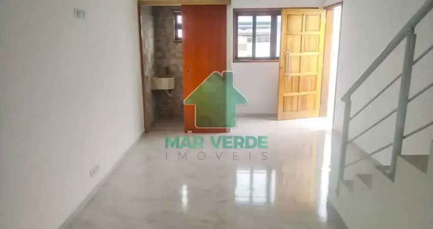 Sobrado com 2 Quartos e Suíte, Quintal Gramado e Garagem para 2 Carros - Pronto para Financiar!