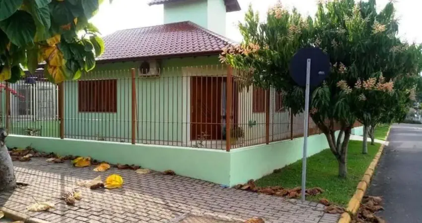 Casa com 3 dormitórios à venda, 150 m² por R$ 760.000,00 - Centro - Campo Bom/RS