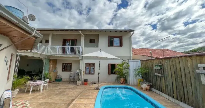 Casa com 5 dormitórios à venda, 214 m² por R$ 960.000,00 - Floresta - Estância Velha/RS