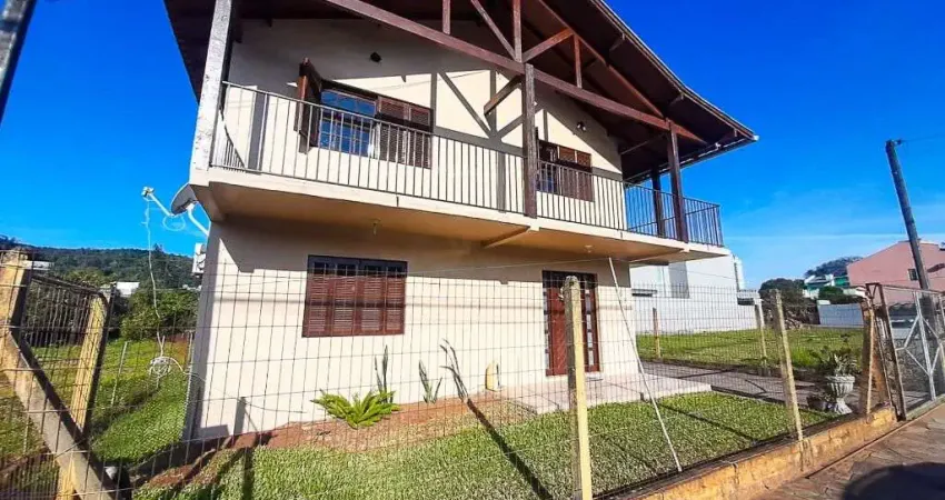 Casa com 6 dormitórios à venda, 284 m² por R$ 940.000,00 - Centro - Estância Velha/RS