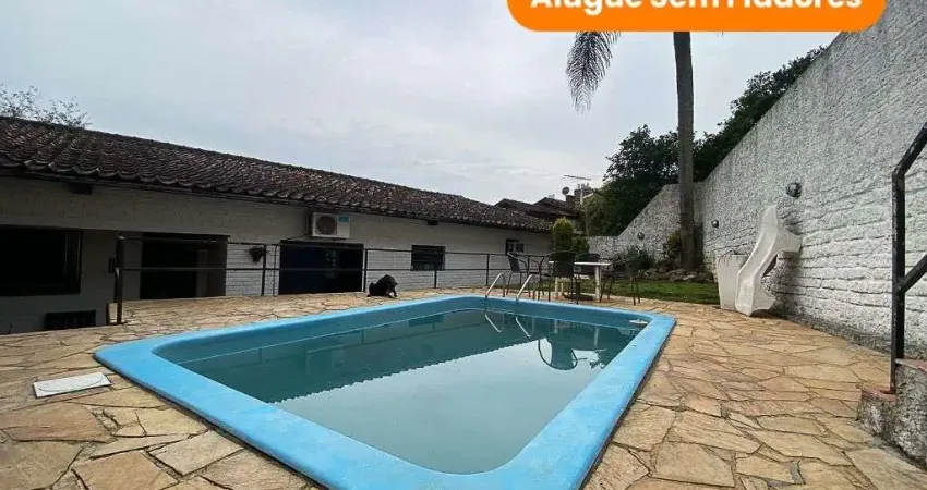 Casa com 3 dormitórios para alugar, 290 m² por R$ 5.718,00/mês - Boa Vista - Novo Hamburgo/RS
