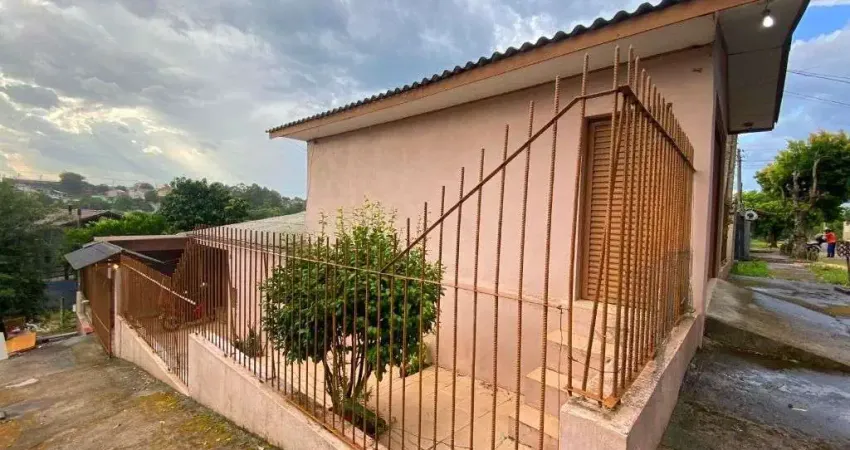 Casa com 2 dormitórios à venda, 100 m² por R$ 430.000,00 - Petrópolis - Novo Hamburgo/RS