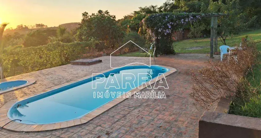 VENDE-SE CHÁCARA NO ESTÂNCIA TRÊS LAGOS - MARILIA/SP